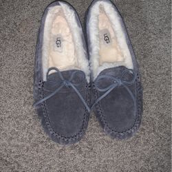 UGGS - Dakota Gray Ugg Slipper 