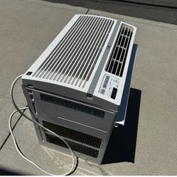 LG Window Air Conditioner LW1016ER