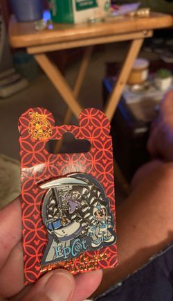 Disney Epcot pin