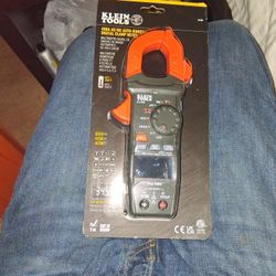 400c Ac/dc Auto -ranging Digital Clamp Meter Cl390