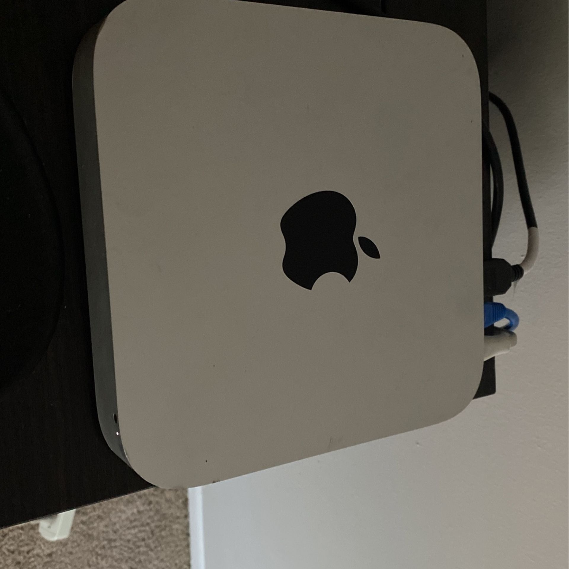 Mac Mini intel core I5 4GB Ram