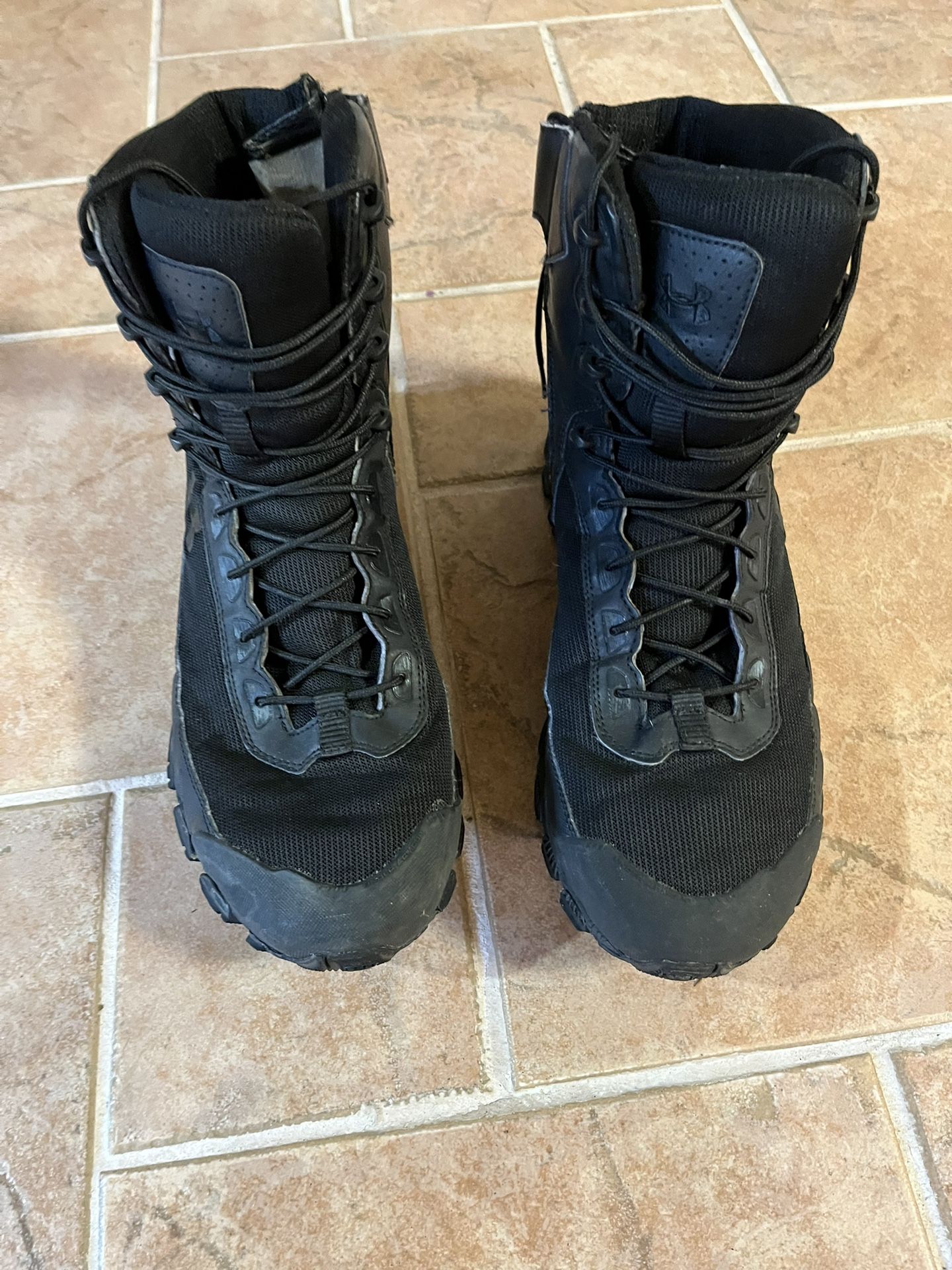 Under Armour Boots (Men’s Size 13)
