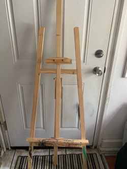 Wooden art easel