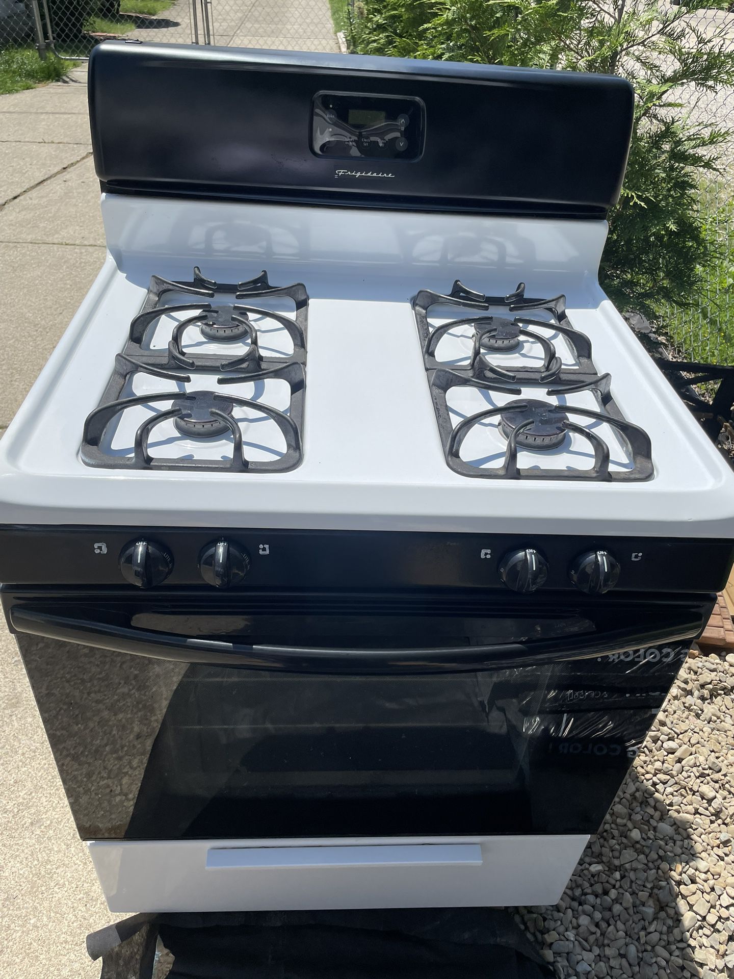 Gas Range 30in With Electric Oven control 