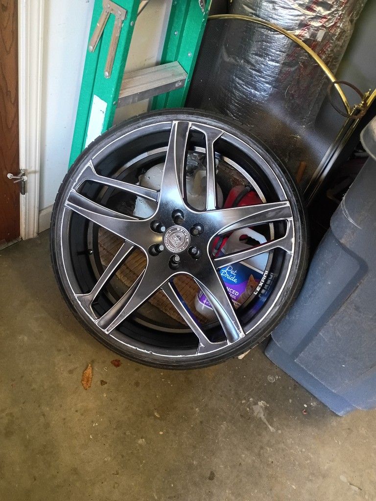 24-in Looks Lexani, Brivean