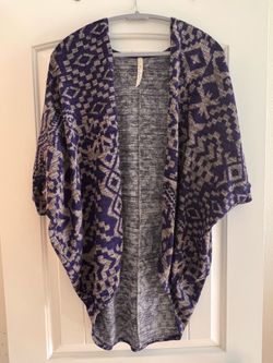 Navy blue and white patterned kimono cardigan