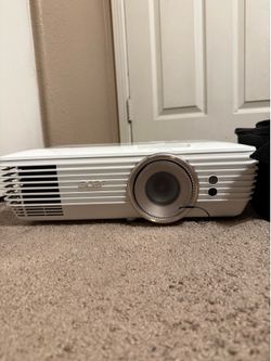 Acer V7850 4K UHD Projector