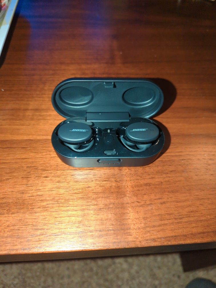 Bose Sport earbuds w/Charging case