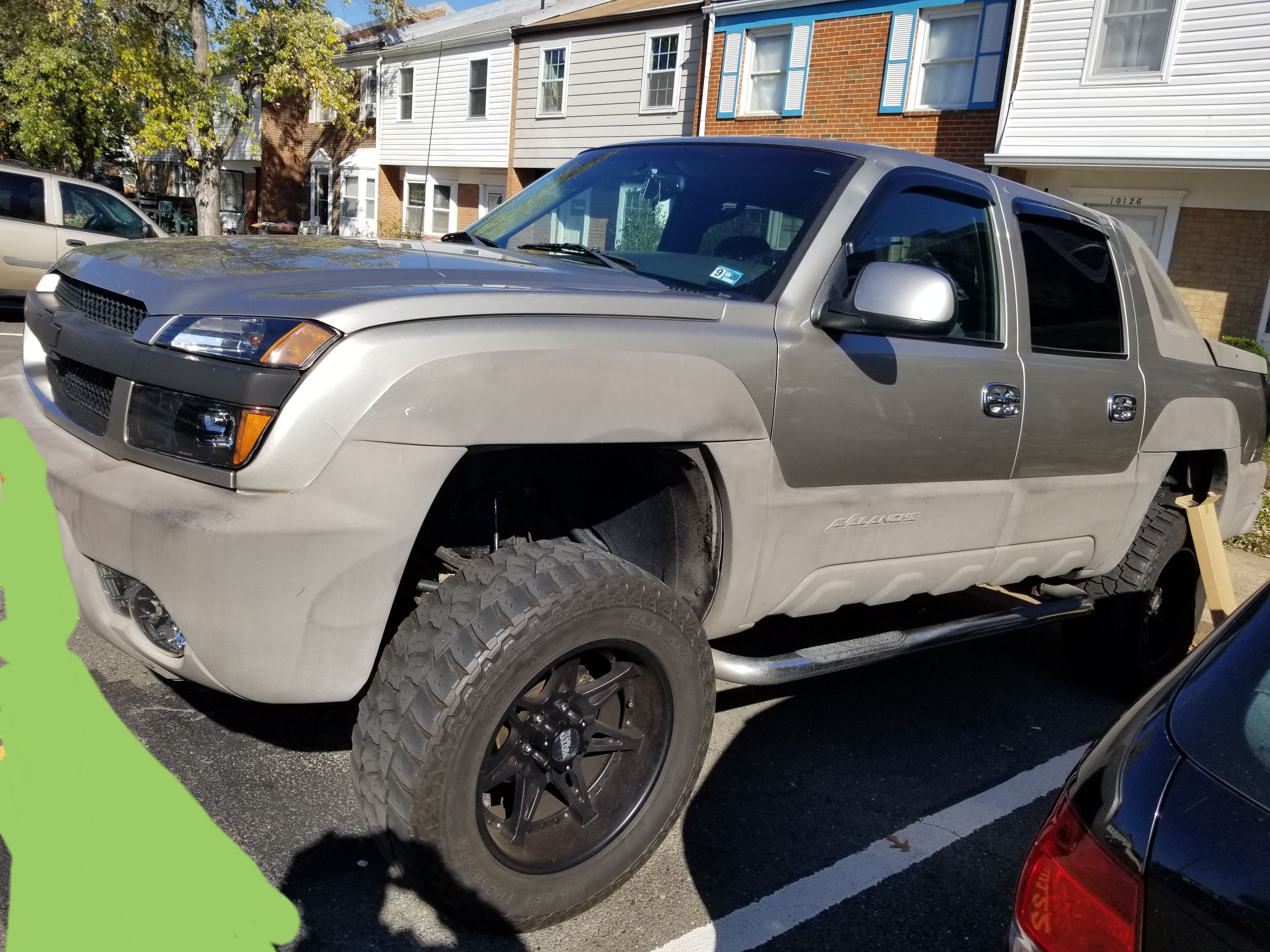 I am selling, it is 2002 Chevrolet Avalanche 211 miles 4x4 5.3 engine very good economic in perfect condition as well as equipped