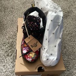 Dr. Martens Marley Floral Canvas, US Women’s Size 5, European Size 36