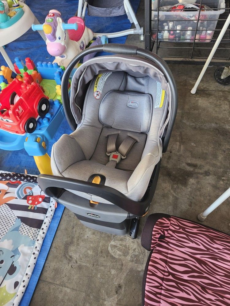 Carseat.