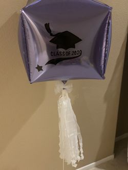 Personalized graduation 👩🏻‍🎓 cube balloons 24”
