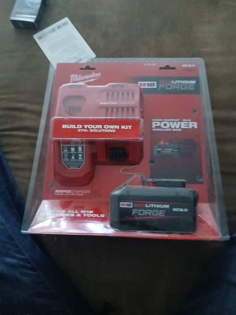 Milwuakee M18 XC8.0 Battery Kit