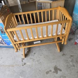 Rocking Crib 