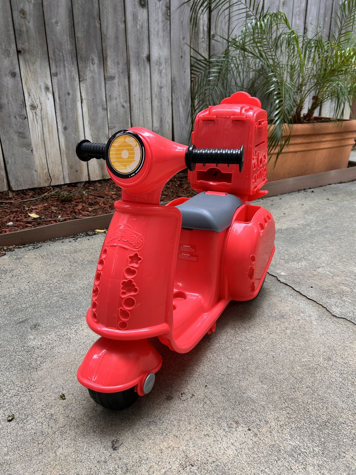 Play-Doh Pizza Delivery Scooter Playset
