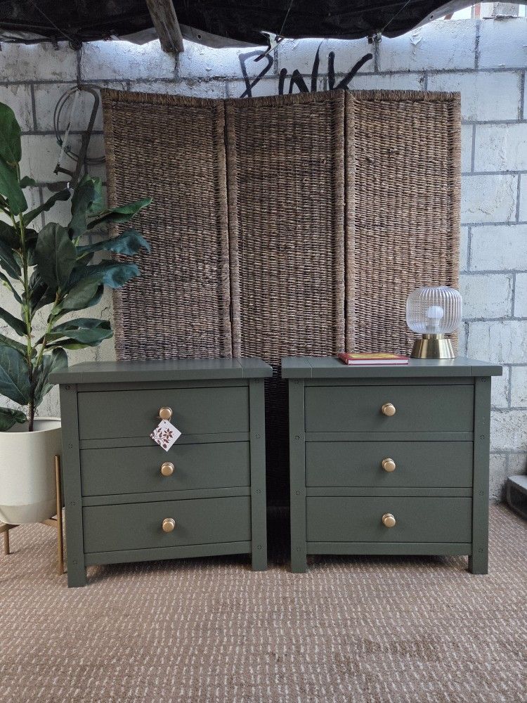 OVERSIZED NIGHTSTANDS/SIDE TABLES 💚