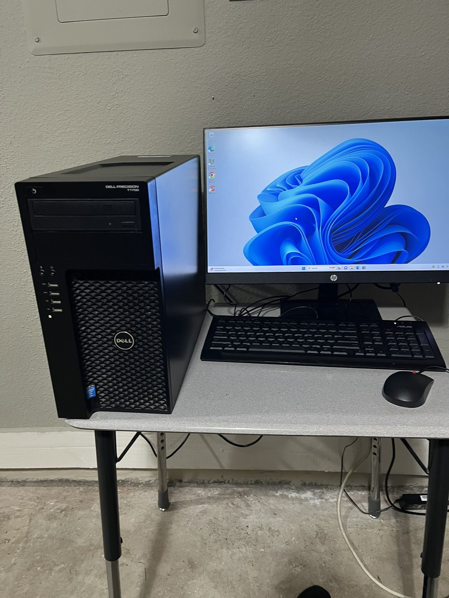 Dell Windows 11 Intel Xeon 8gb Ram 500gb Hd 24 “ Monitor Hablo Español 