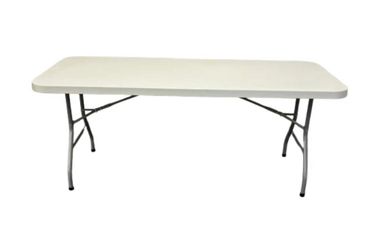 6’ plastic table