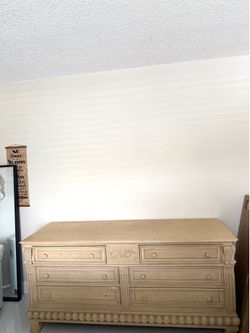 Dresser