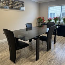 Black Glass And Croc Fininsh Dining Table With 6 Chairs