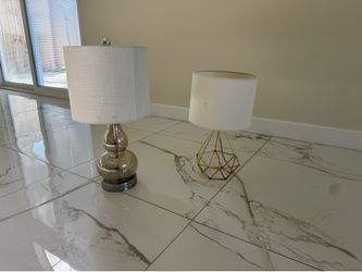 Set Of 2 White Lamps In Perfect Condition