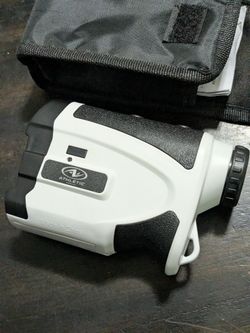 Athletic Works UG0-20711WM 6x Magnification IPX2 Water Resistant Rangefinder