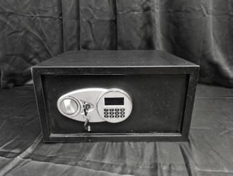 Electronic Digital Safe with Key Backup