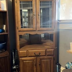 Corner Hutch