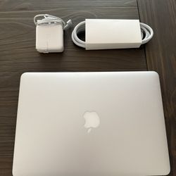 MacBook Air 2017 (barely used)