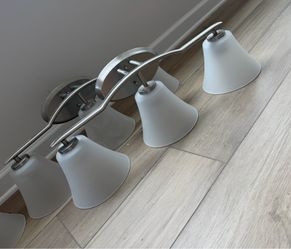 Bathroom light fixture