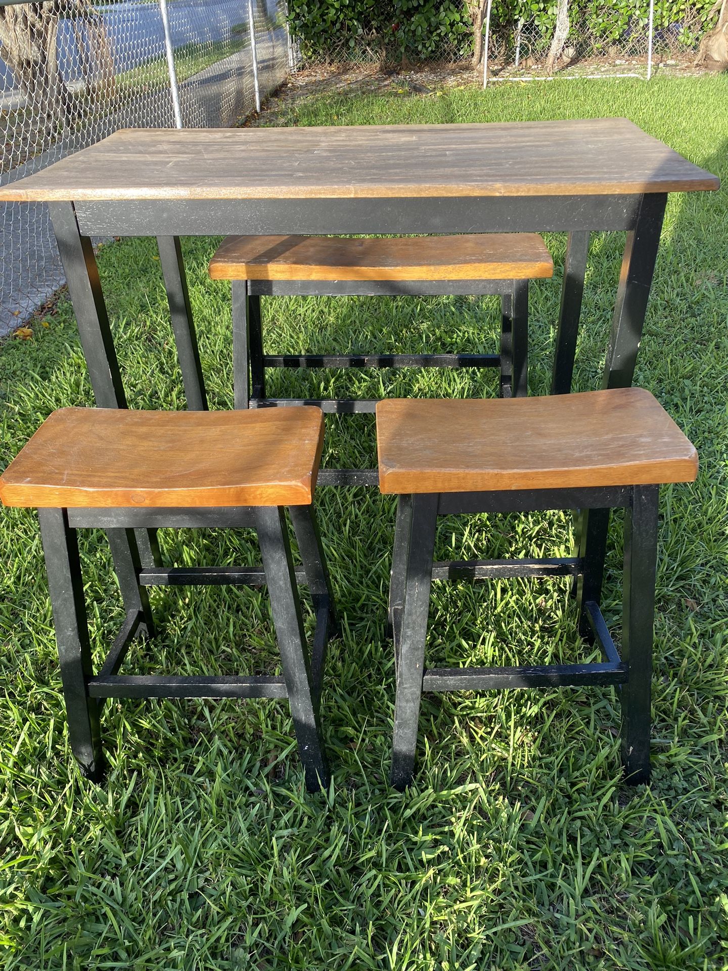Outdoor Table & Chairs for Sale in Miami, FL OfferUp