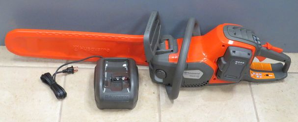 Husqvarna PowerAxe 350i Electric Battery Chainsaw w/ Battery & Charger
