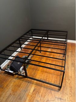 Queen Metal Bedframe