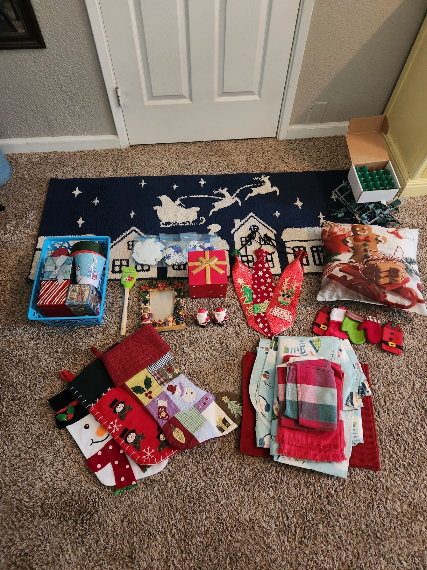 LARGE asst. of Cmas items