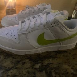 New Nike Dunk Low