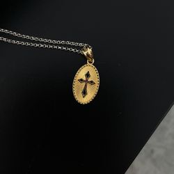 14kt Yellow Gold Cross Medallion