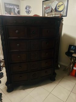 Ashley dresser! 250.00$