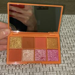 I heart Revolution Mini Tasty Peach Eyeshadow Palette