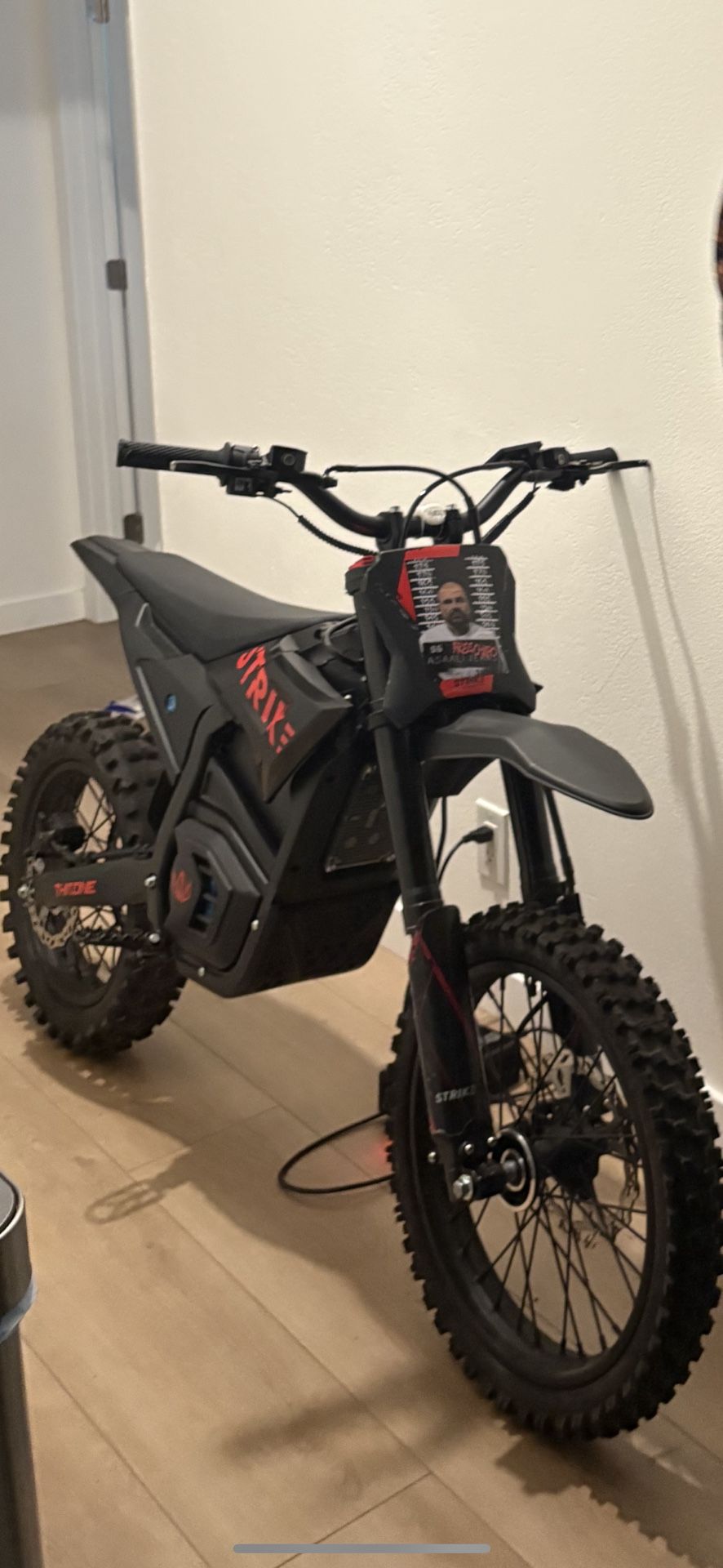 Throne Strike 62v   (READ DESCRIPTION)