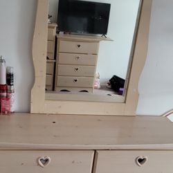 Twin Heart Bedroom Set