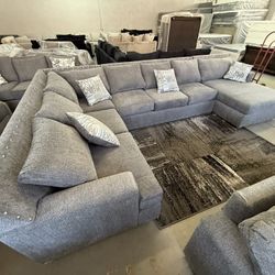 NUEVOS SECCIÓNALES COLCHONES CAMAS MESAS SILLAS CAJONERAS TOCADORES 