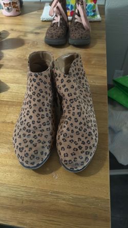 Cat & Jack booties