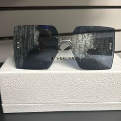 Glass Dior