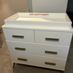 Dresser With Changing Table 
