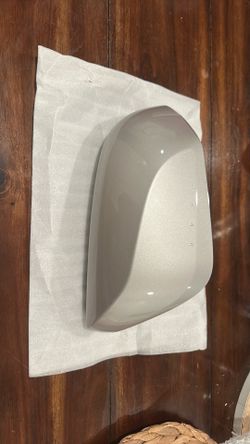 Toyota Camry right mirror cover.
