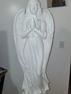ANGEL STATUE 