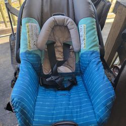 Like New Infant Car Seat With Base