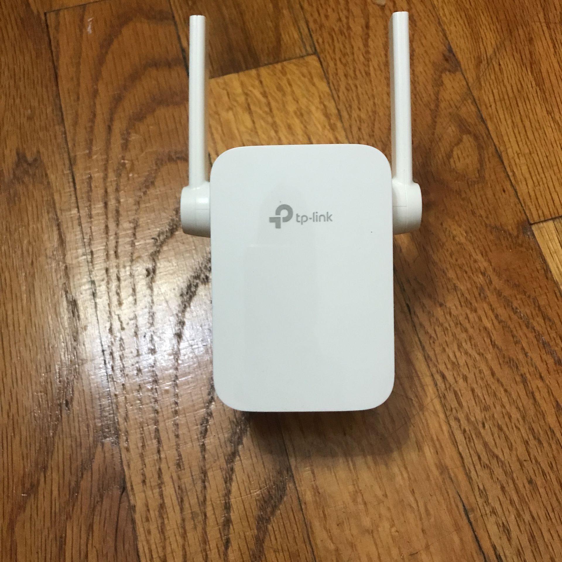 TP-Link N300 WiFi Extender(RE105), WiFi Extenders Signal Booster for Home, Single Band WiFi Range Extender, Booster, Access Point, W for Sale in New York, NY - OfferUp