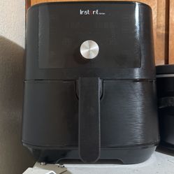 Instant Vortex Black