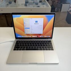 MacBook Pro 13inch 16GB Ram/256ssd battery cycle 1